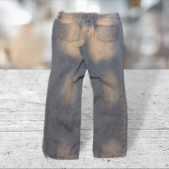 Refuge Distressed fabric and distressed/ripped 100% cotton denim jeans s… - Picture 6 of 11